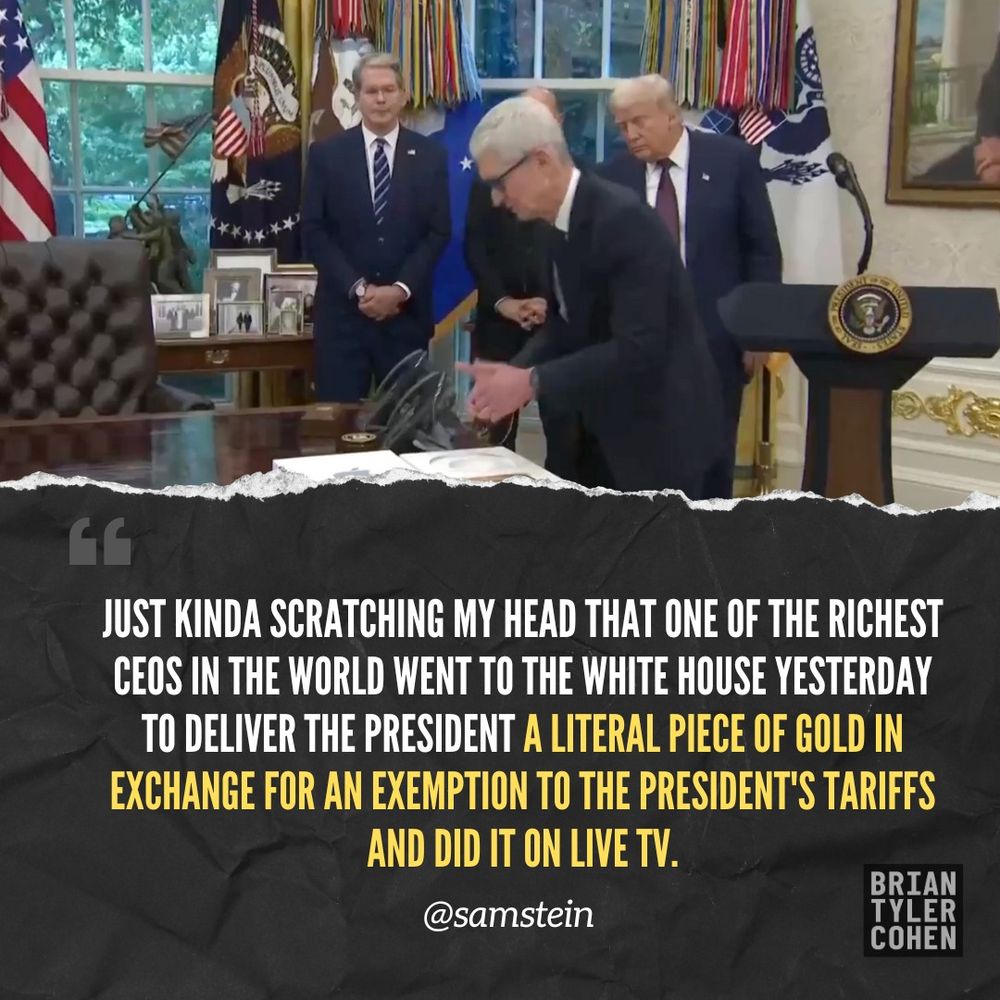Tim Cook at White House with Trump
