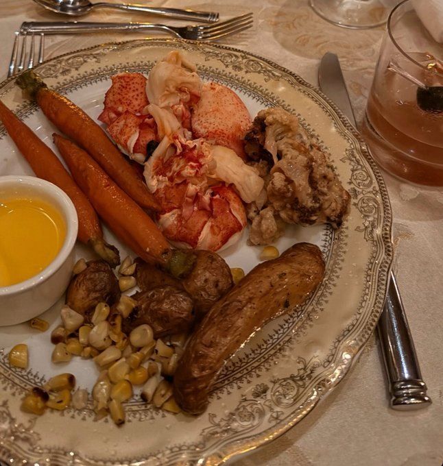 Thanksgiving dinner served at Mar-a-Lago