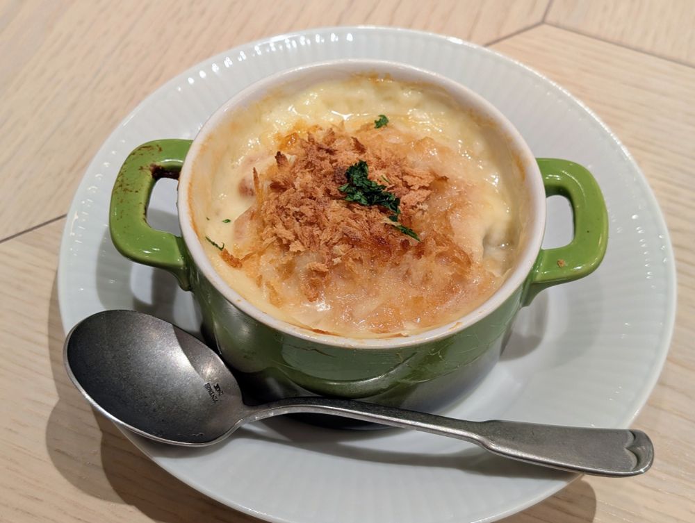 若鶏と北海道産じゃがいもの小さなミルクグラタン