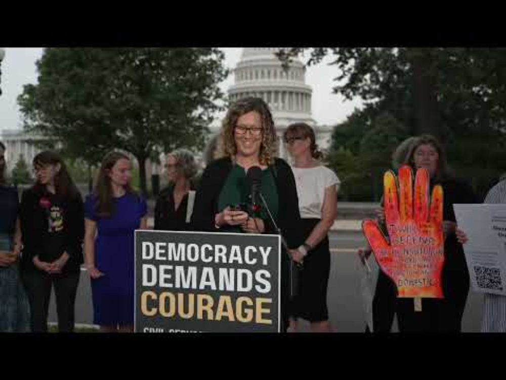 Federal Workers Reaffirm their Oath on eve of Government Shutdown Showdown