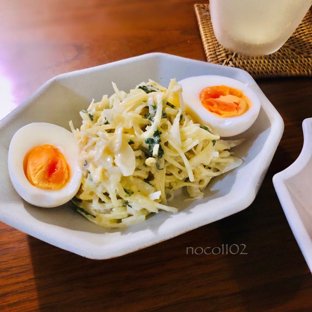 千切りの明太子ポテトサラダ(大葉入り・ゆで卵添え)