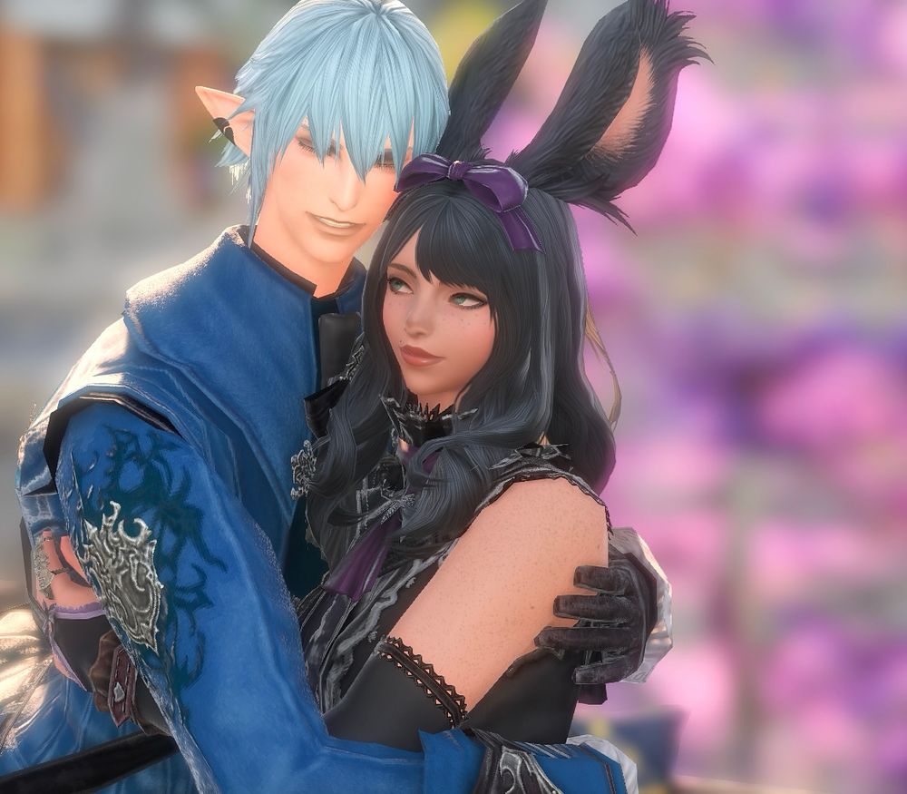 Haurchefant is grinning and holding my WoL in a close embrace. She is smiling up at him fondly. 