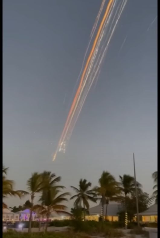 Starship experienced a RAPID UNSCHEDULED DISASSEMBLY during its ascent burn.