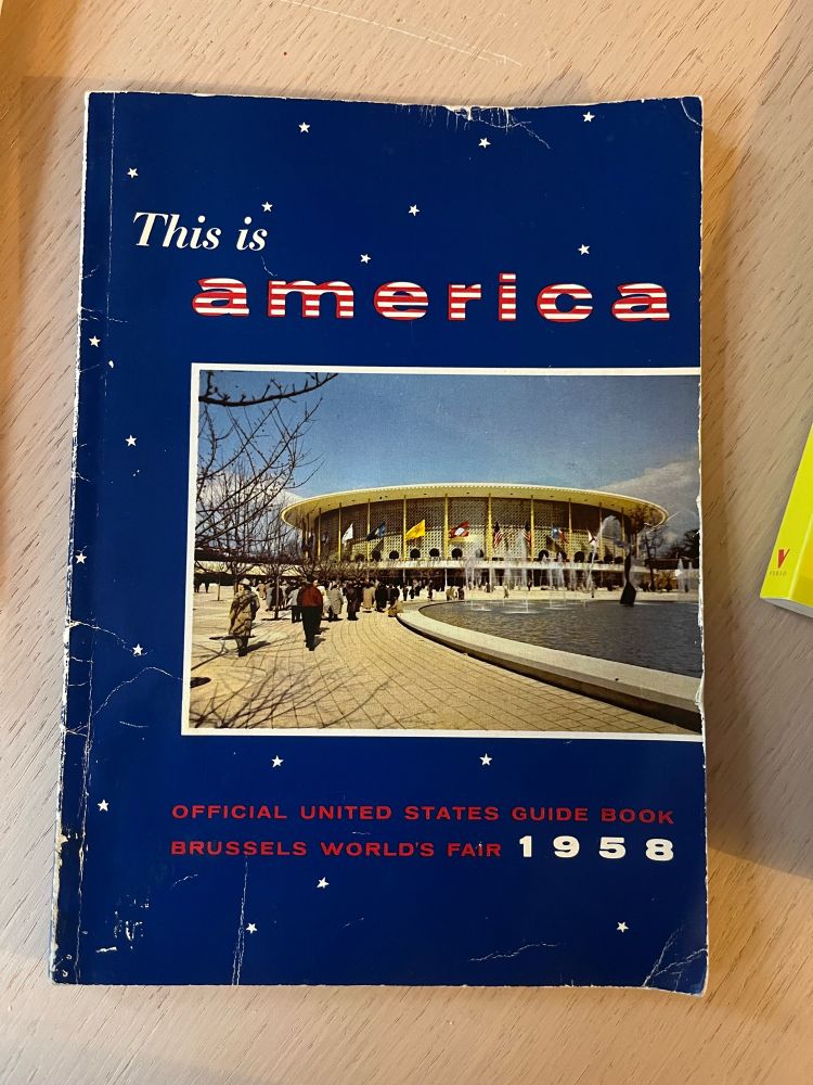 A photo of the cover page of the Official United States Guide Book Brussels World‘s  Fair 1958“