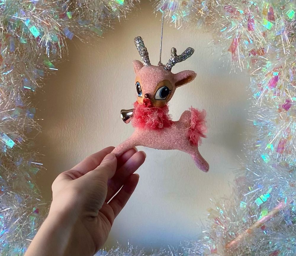 A closeup of the ornament described in the previous image 