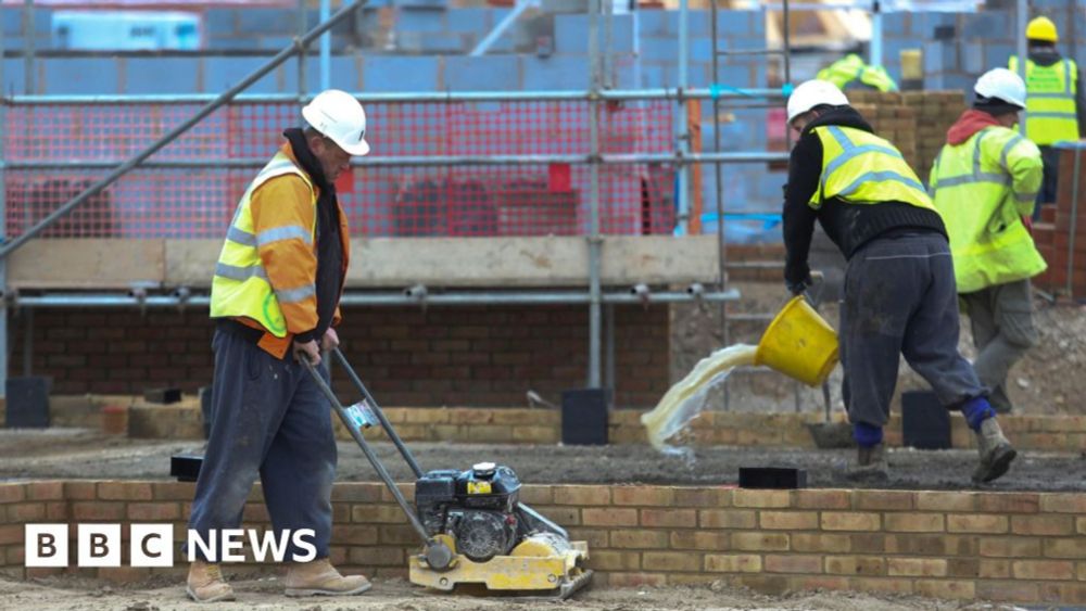 Barratt and Redrow £2.5bn merger agreed as monopoly fear allayed - BBC News