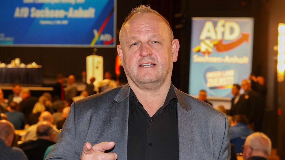 Ein wegen Betrugs verurteilter AfD-Politiker wirkt in der Corona-Enquete-Kommission bei der Pandemie-Aufarbeitung mit.