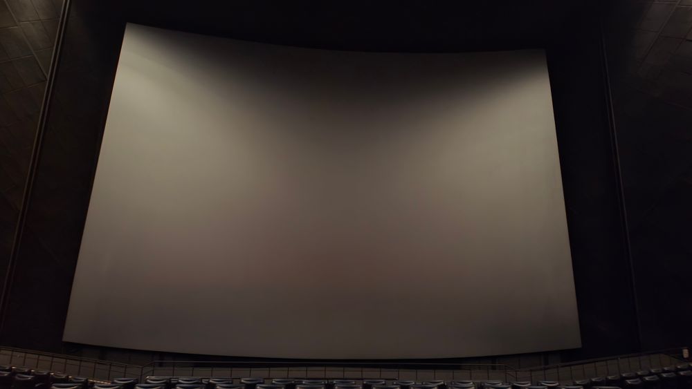 IMAX スクリーンでかいなー