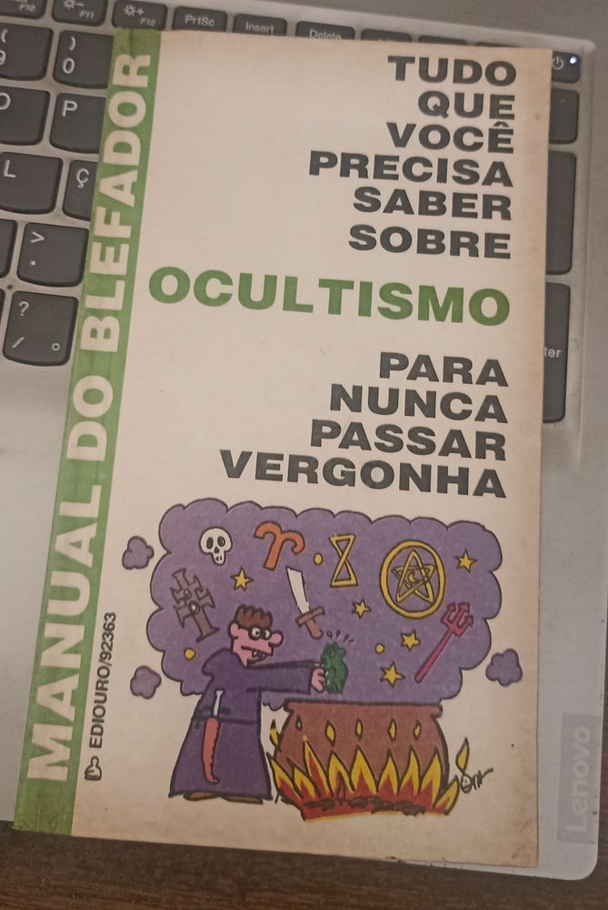 Capa do livro "Manual do Blefador: Ocultismo"