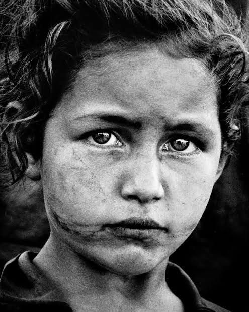Menina Sem Terra fotografada por Sebastião Salgado em Rio Bonito