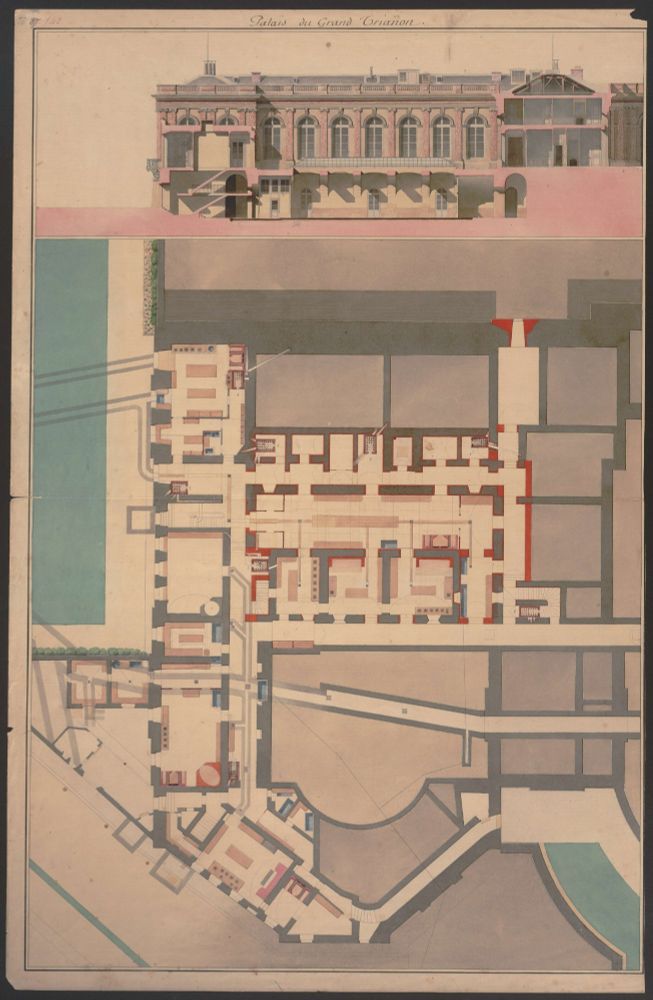 L’image est un dessin architectural ancien, à la fois une coupe transversale et un plan au sol d’un bâtiment historique appelé Palais du Grand Trianon, situé à Versailles, en France.
Il s’agit d’une vue en coupe transversale du bâtiment principal du Grand Trianon.

Le bâtiment est de style classique, avec une façade ornée de colonnes, de grandes fenêtres cintrées et un toit mansardé.

On distingue l’intérieur avec ses planchers, escaliers, plafonds voûtés et murs épais, ce qui donne une idée de la disposition verticale des pièces.