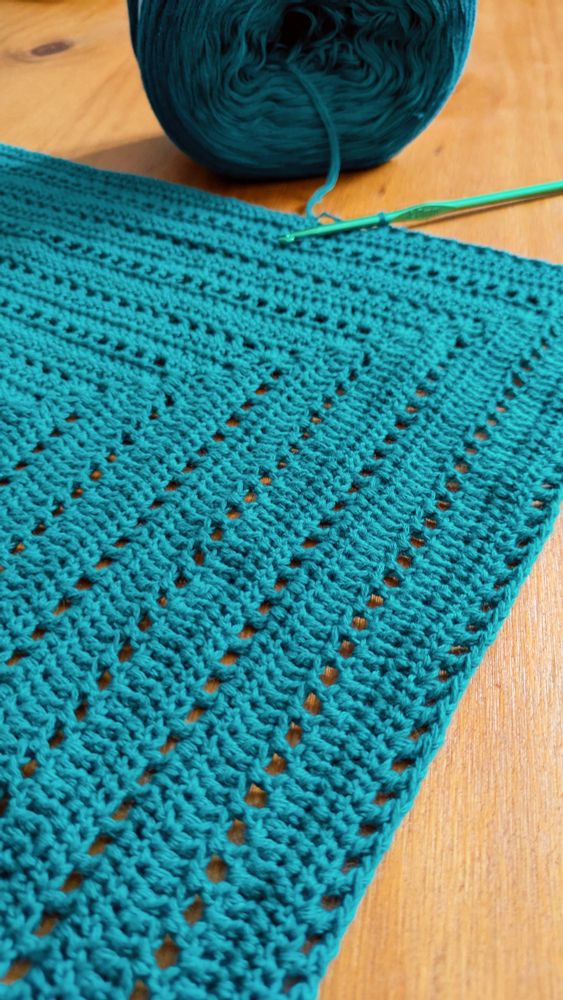 Focus sur un châle que je suis en train de réaliser en crochet 