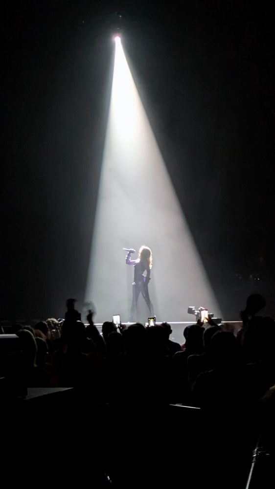 Photo de Kylie Minogue en concert à la LDLC Arena 