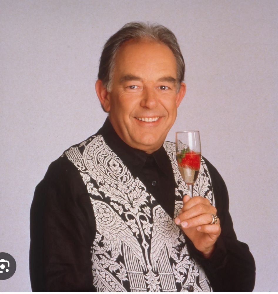 Robin Leach of the "Lifestyles of the Rich and Famous" TV show that ran from '84-'95