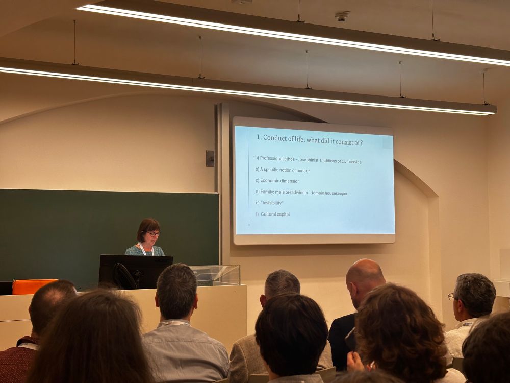 Therese Garstenauer beim Vortrag