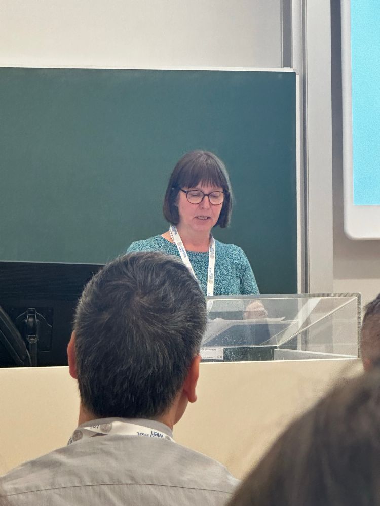 Therese Garstenauer beim Vortrag