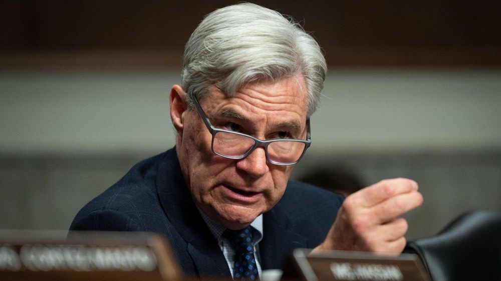 Sheldon Whitehouse: Democrats and Activists “Too Polite” in the Fight Against “Malevolent” Fossil Fuel Giants