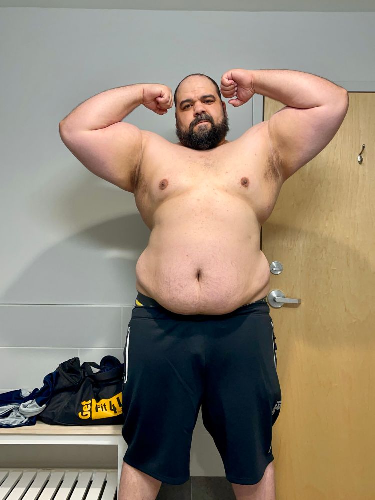 Ronso Dad Shirtless double flex