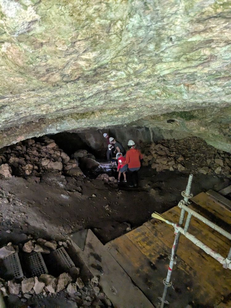 Visit to El Portalón de Cueva Mayor