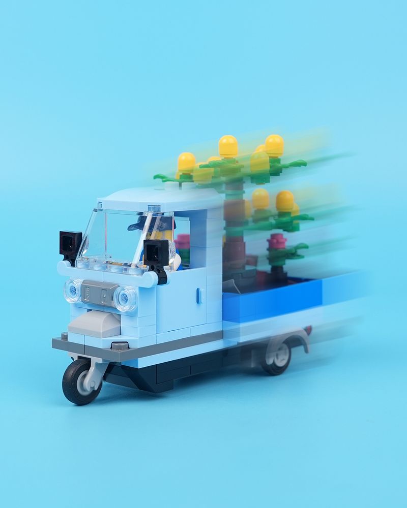 🧢「おっとっと！地中海レモンが吹っ飛ぶ〜っ！！配達ギリギリ！？間に合え〜〜！！🍋💨」