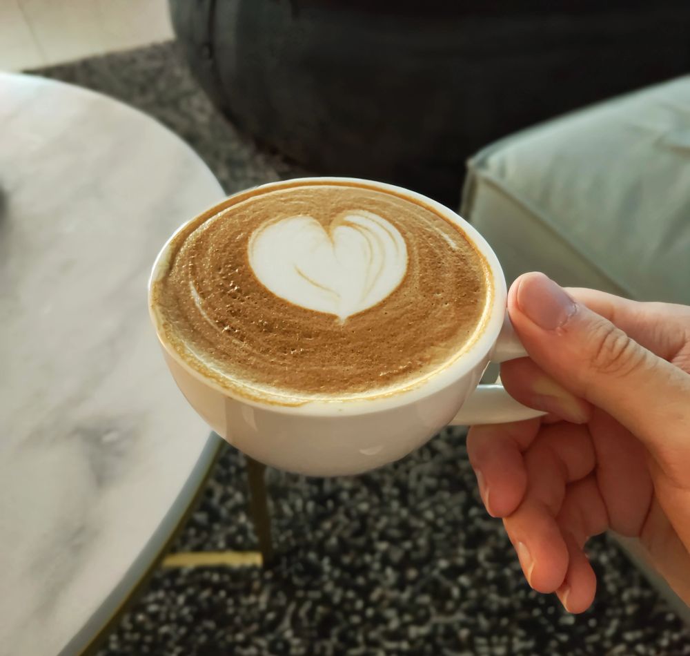 Slowly mastering the heart in Latte Art!