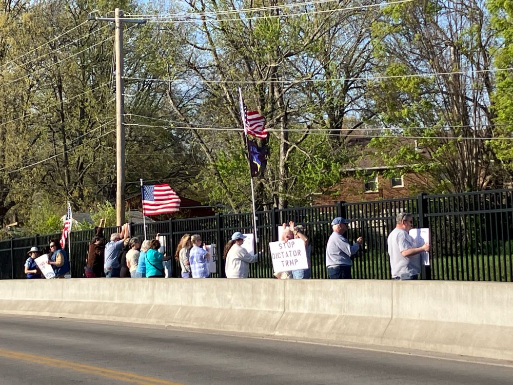 Protesting 2.0, Alford & MTG on the Phelps Bridge in Independence, Missouri 