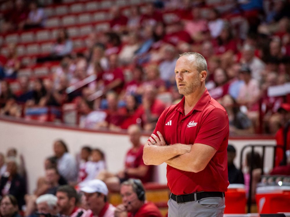 Darian Devries in front of a half full Assembly Hall