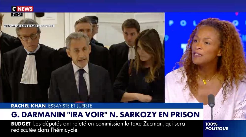 Rachel Khan, “essayiste”, sur le plateau de 100% Politique sur CNews. Sur les deux tiers gauche de l'écran, Nicolas Sarkozy à la sortie du tribunal, entouré de Carla Bruni et de ses avocats.