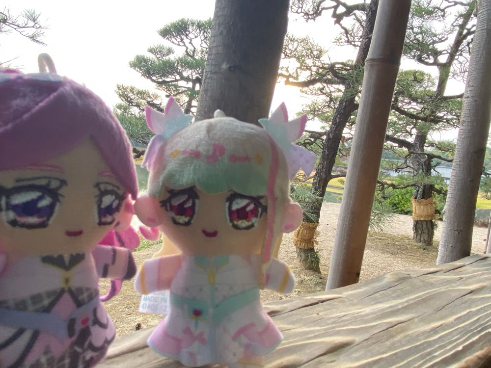 ズキューンキッスペアと庭園です