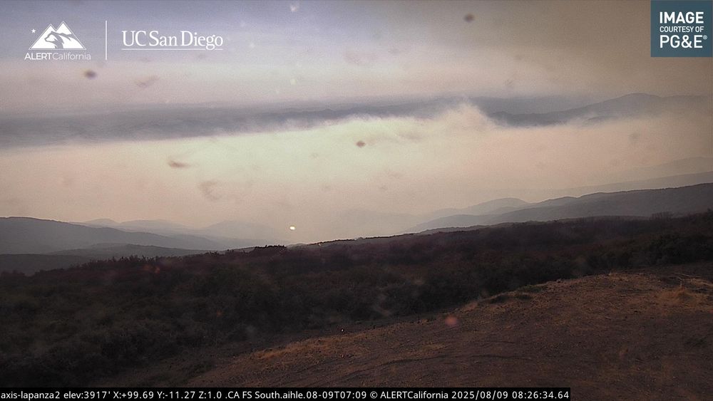 An image from AlertWildfire: La Panza 2, SanLuisObispo County, CA
🗺35.2249, -120.1337 🧭100° ⛰3898 ft
https://ops.alertcalifornia.org/cam-console/16438