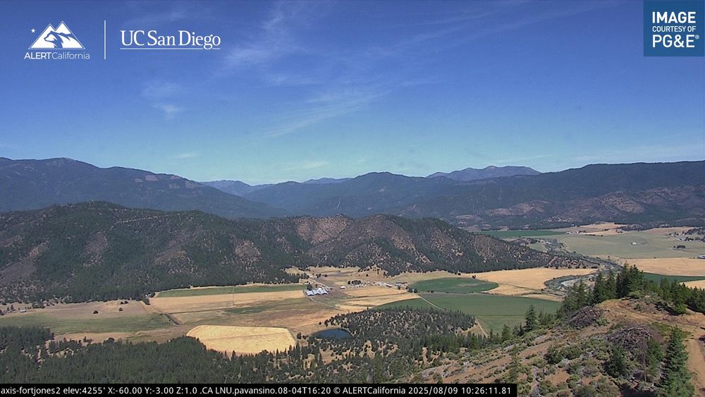 An image from AlertWildfire: Fort Jones 2, Siskiyou County, CA
🗺41.5958, -122.8774 🧭0° ⛰4226 ft
https://ops.alertcalifornia.org/cam-console/1651