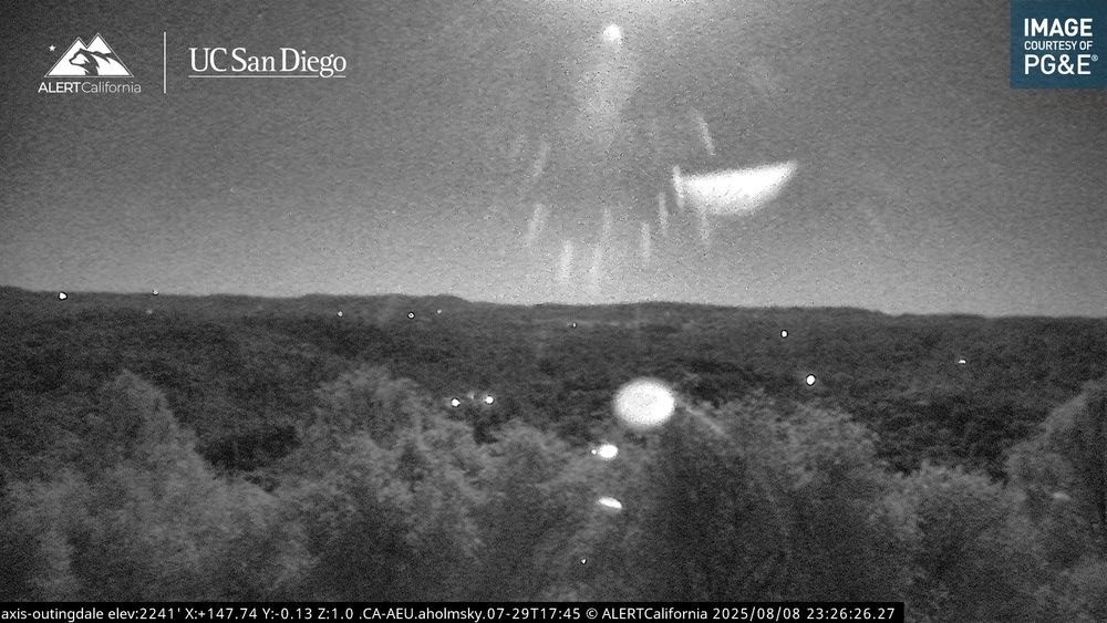 An image from AlertWildfire: Outingdale, El Dorado County, CA
🗺38.6301, -120.7119 🧭148° ⛰2221 ft
https://ops.alertcalifornia.org/cam-console/2233