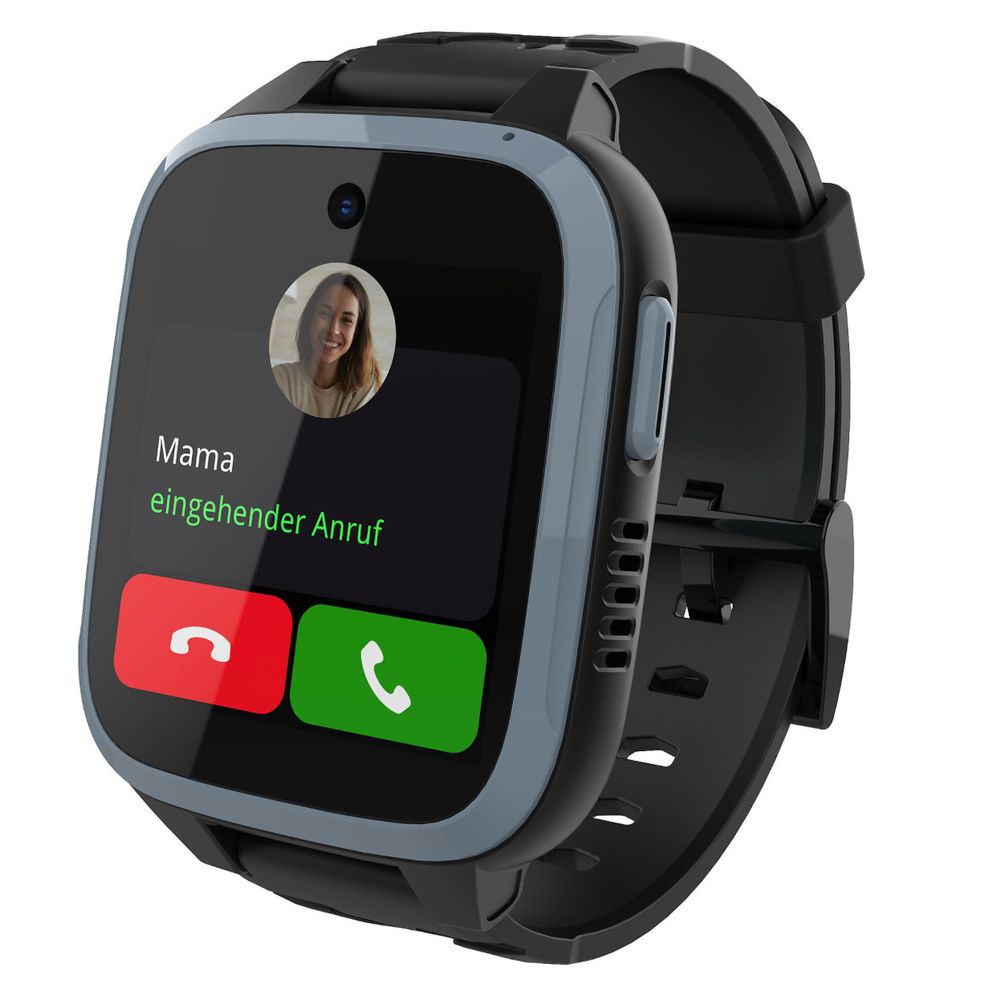 Das Bild zeigt eine schwarze Smartwatch mit grauem Rahmen. Auf dem Display ist ein eingehender Anruf von "Mama" zu sehen, mit einem kleinen Profilbild einer lächelnden Frau. Es werden zwei Optionen angezeigt: ein roter Ablehnungs-Button und ein grüner Annahme-Button. Die Anzeige "eingehender Anruf" ist in grüner Schrift dargestellt. Die Smartwatch hat ein modernes, kindgerechtes Design mit einem schwarzen Silikonarmband.