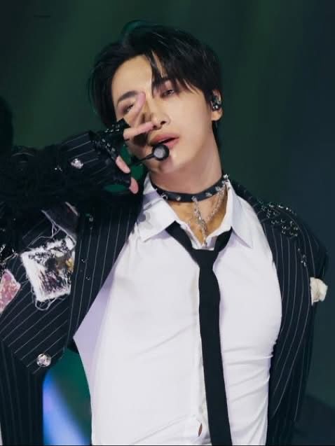 Park Seonghwa 251114 Korean Grand Music Awards Action Shot