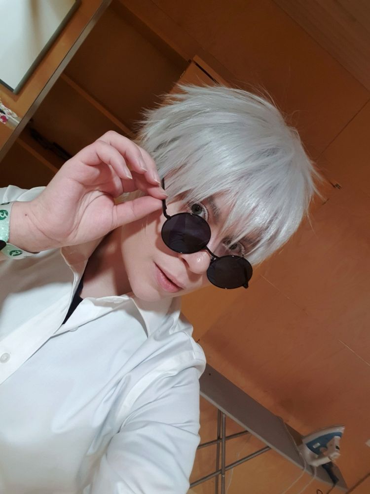 Gojo Satoru cosplay from Jujutsu Kaisen