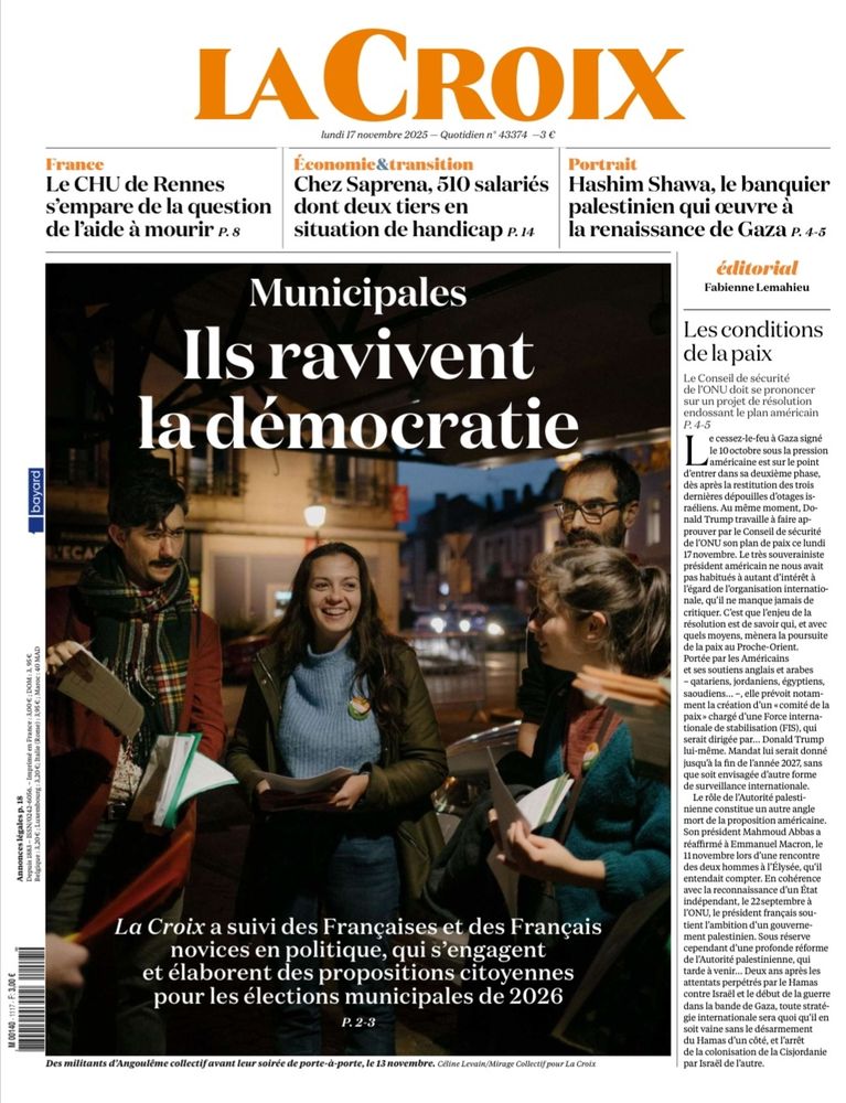 Tractage par les jeunes militants d'Angoulême Collectif, le 13 septembre.
📸 Photo Céline Levain pour La Croix