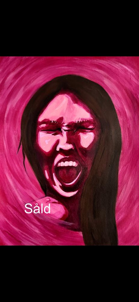 Målning i akryl. Ett porträtt i rosa med en skrikande tjej med hårt stängda ögon och en knallrosa ”virvlande” bakgrund. 