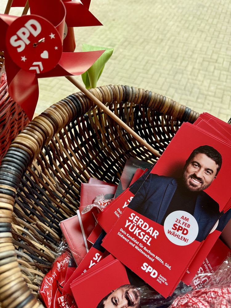Wahlkampfmaterial für Serdar Yüksel