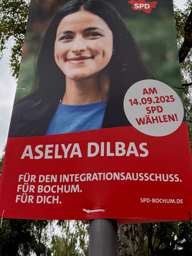 Plakat von Aselya Dilbas (Spitzenkandidatin der SPD Bochum für den Integrationsausschuss der Stadt Bochum)