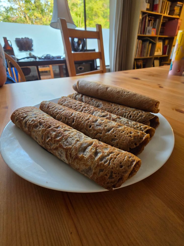 A nice stack of injera. 