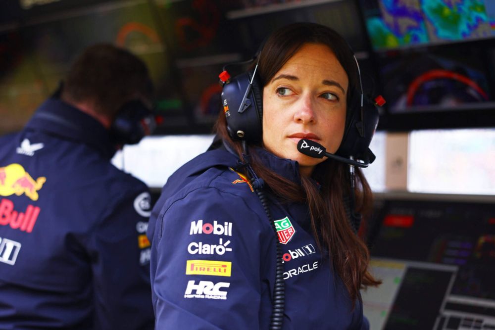 Red Bull promoverá Hannah Schmitz a chefe de estratégia, confirma Helmut Marko • BP • Boletim do Paddock • O lado nerd do automobilismo