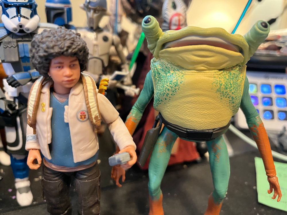Wim Skeleton Crew and Turgle action figures hanging out together. 