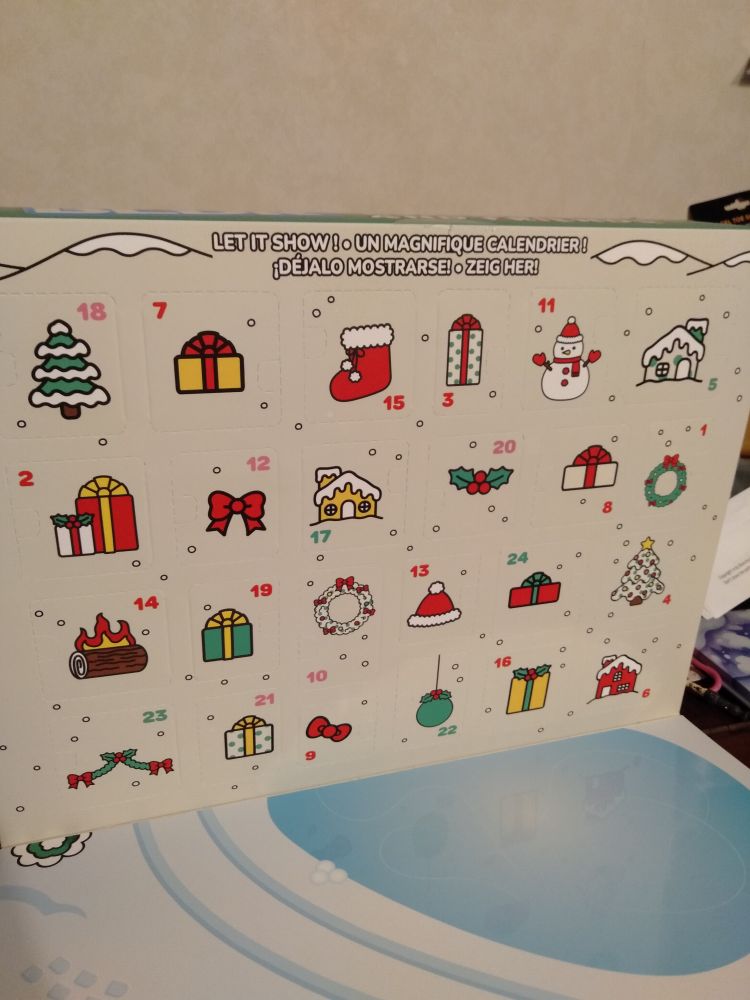 A look at the Sanrio BLDR advent calendar. 