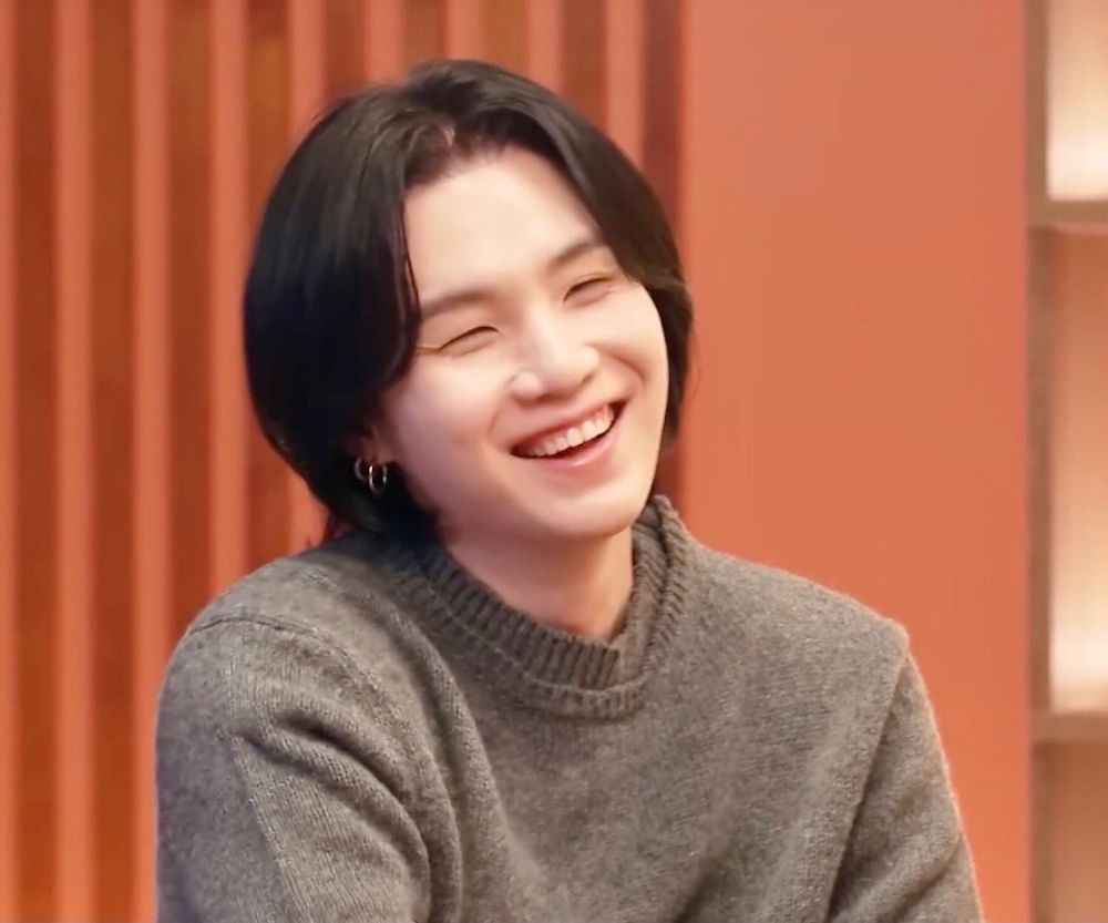 Extremely beautiful yoongi smile on Suchwita 