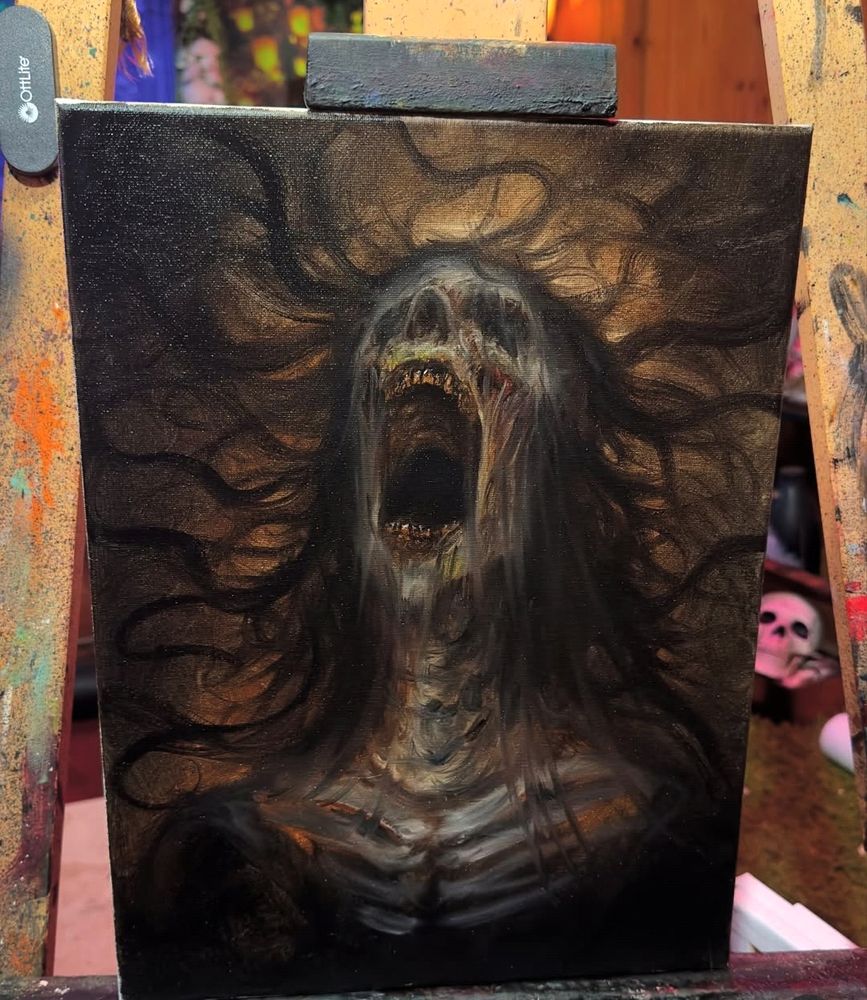Female skully screaming in agony
