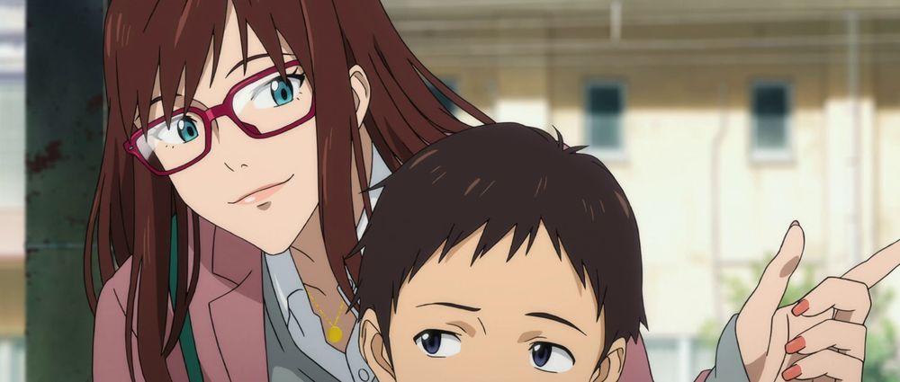 Mari standing behind Shinji
