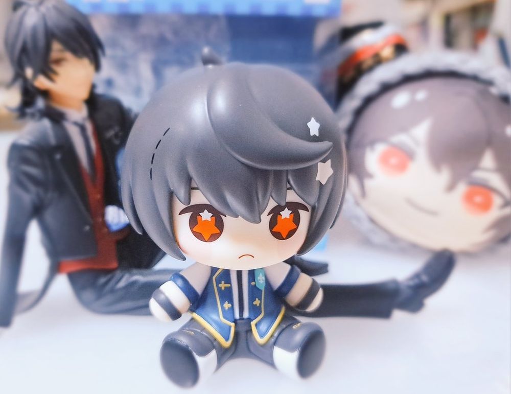 Hugging Good Smile凛月の写真
背後にパルメイト&おまんじゅうの零ちゃん