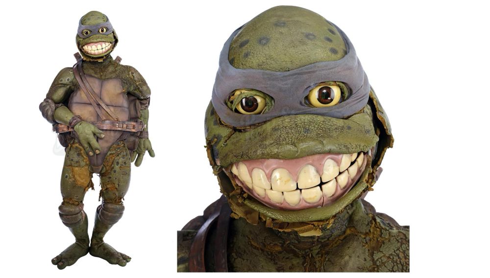 Decayed Donatello suit from the TMNT movie. You can see his whole ass teeth and gums 