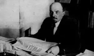 Lenin looking up from the newspaper with a thousand-yard stare.