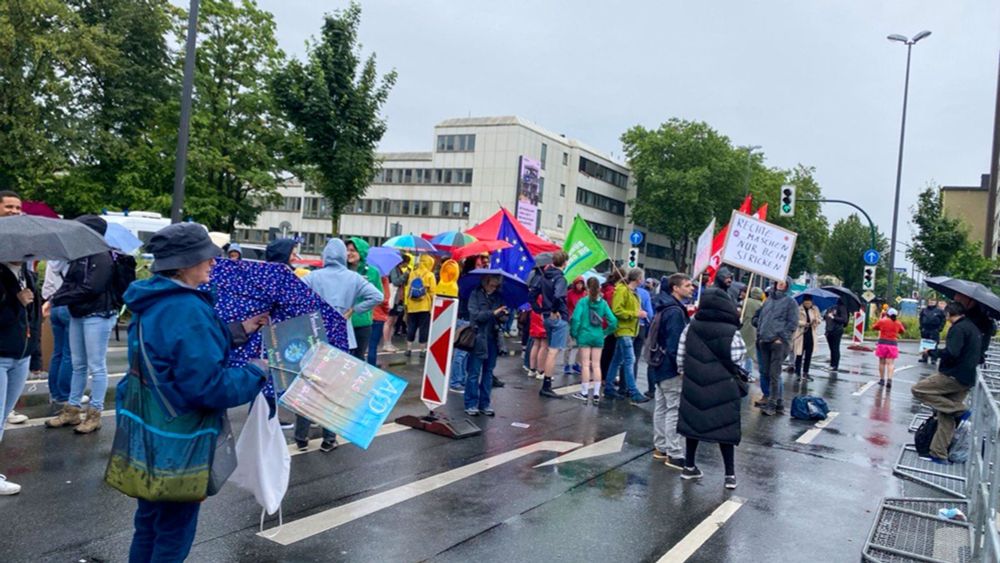 Mahnwache vor der Grugahalle: Tag zwei beim AfD-Parteitag in Essen